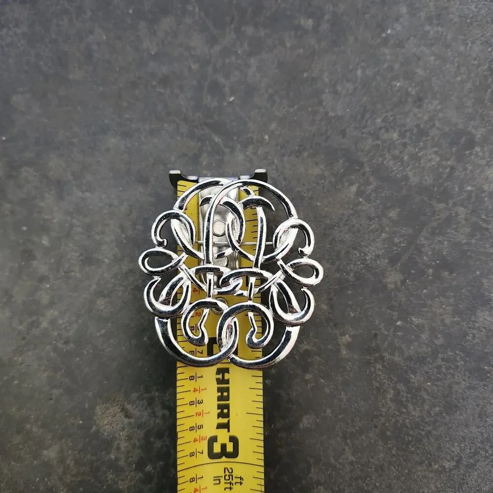 Unbranded pins brooches
